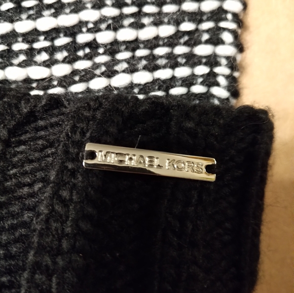 NWT MK Hat & Infinity Scarf - Picture 3 of 8